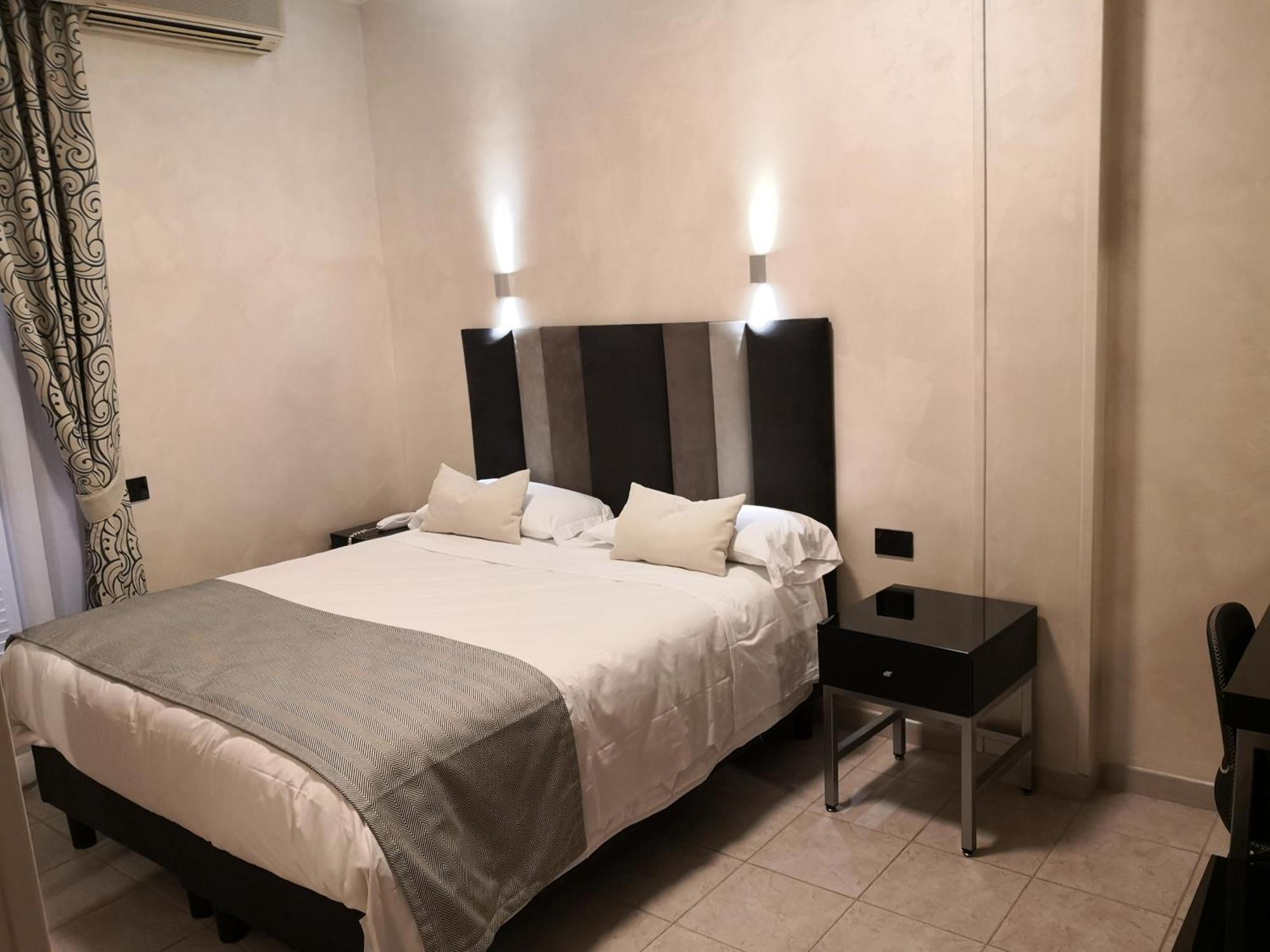 Hotel Rimini — Photos 1